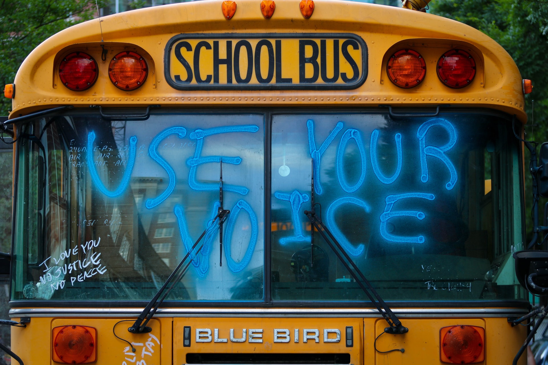 School bus stock photo blog featured (JPEG, 1920 × 1280)